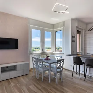  Appartamento Borgo Milano Penthouse - With Parking Italia
