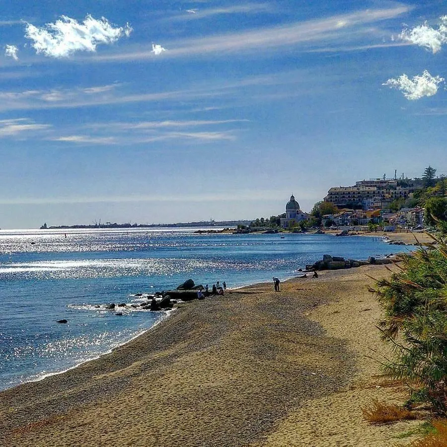 B&B La Paciota - Appartamento a 2 passi dal mare Messina Italia