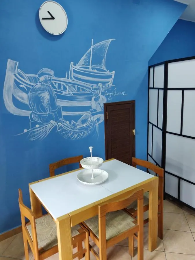 B&B La Paciota - Appartamento a 2 passi dal mare Messina 0*,  Italia